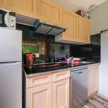 Charming Holiday Home In Signy Le Petit With Terrace בית נופש Signy-le-Petit