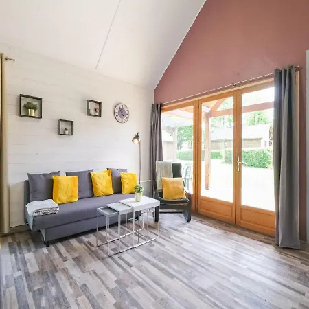 Charming Holiday Home In Signy Le Petit With Terrace בית נופש