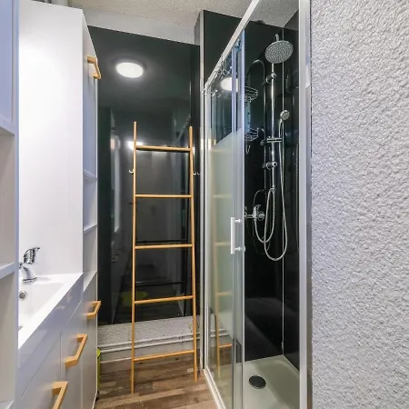 בית נופש Charming Holiday Home In Signy Le Petit With Terrace